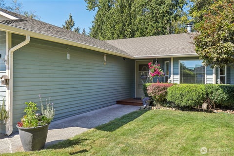 Photo of 9113 15th Place SE, Lake Stevens, WA 98258 (MLS # 2575518)