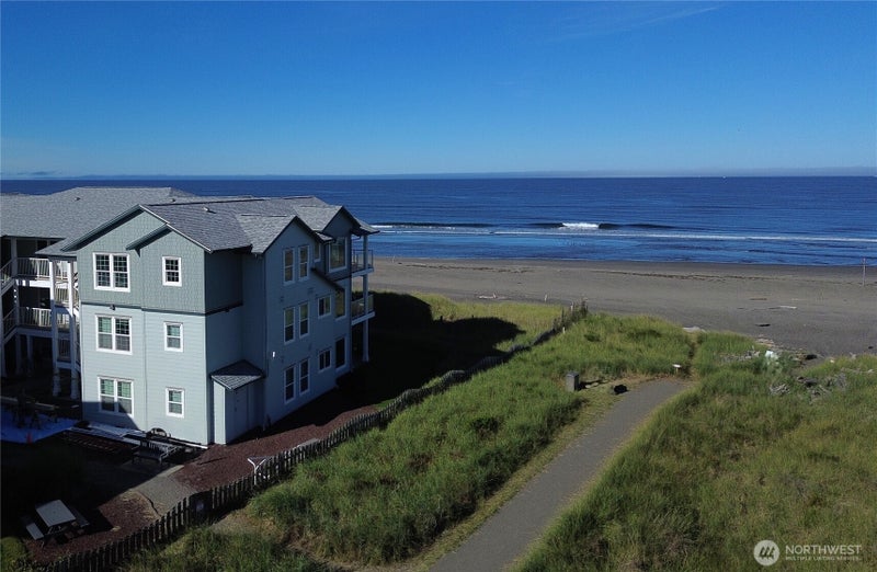 1600 W Ocean Avenue 834