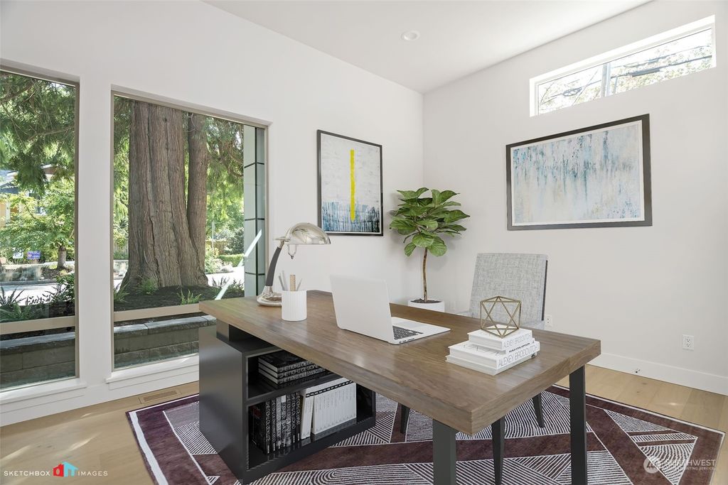 Photo of 7014 125th Lane NE, Kirkland, WA 98033 (MLS # 2155959)