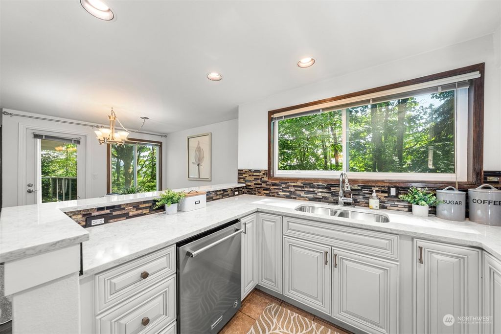 Photo of 15744 NE 70th Court, Redmond, WA 98052 (MLS # 2145823)