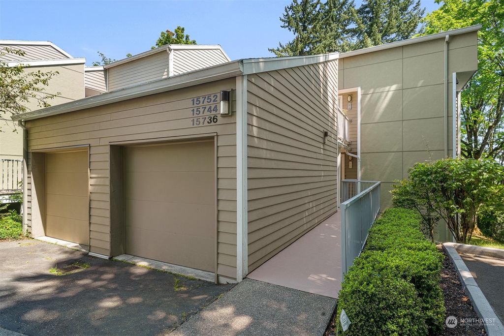 Photo of 15744 NE 70th Court, Redmond, WA 98052 (MLS # 2145823)