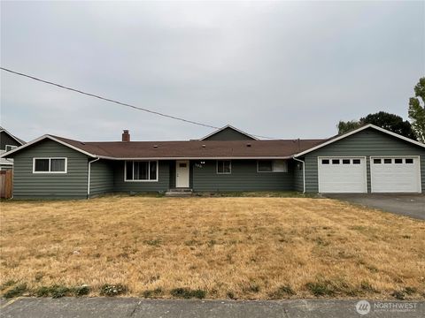 Photo of 185 SW 3rd Street, Oak Harbor, WA 98277 (MLS # 2421515) Photo of 185 SW 3rd Street, Oak Harbor, WA 98277 (MLS # 2421515)