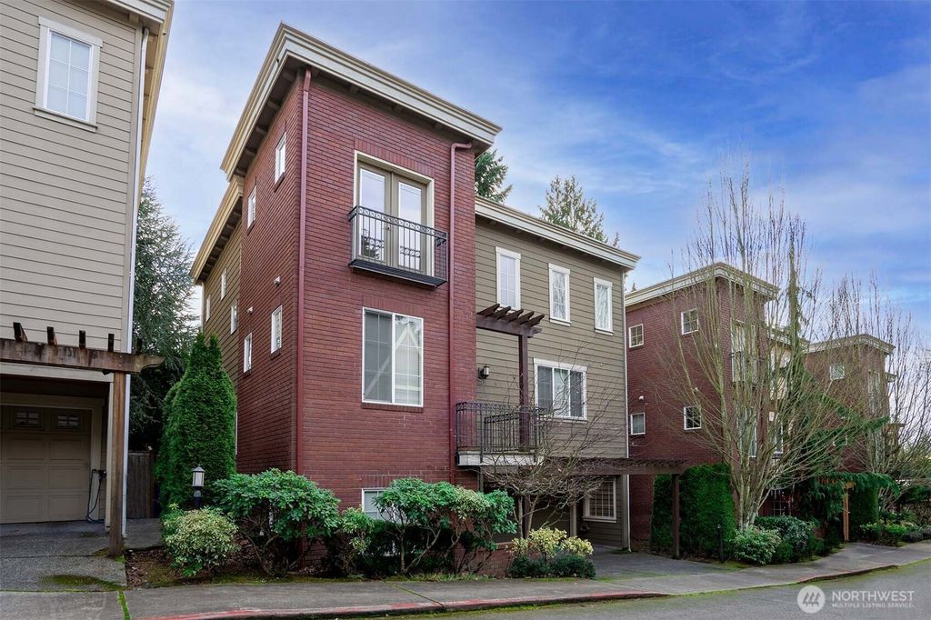 Photo of 12325 NE 86th Way, Kirkland, WA 98033 (MLS # 2488153)
