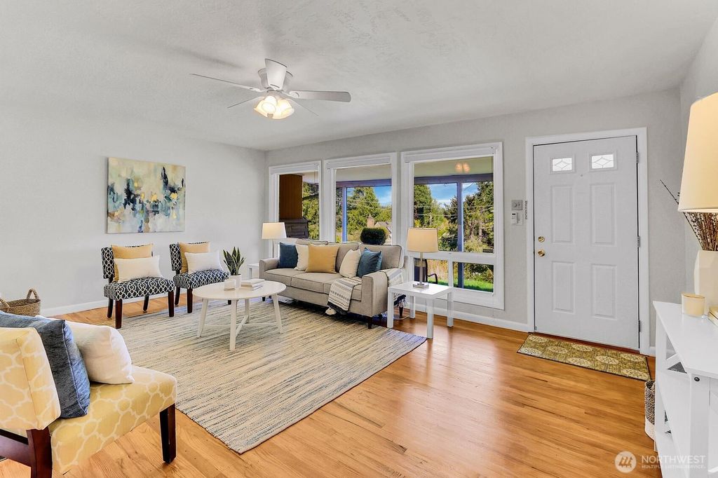 Photo of 3035 NE 100th Street, Seattle, WA 98125 (MLS # 2365094)