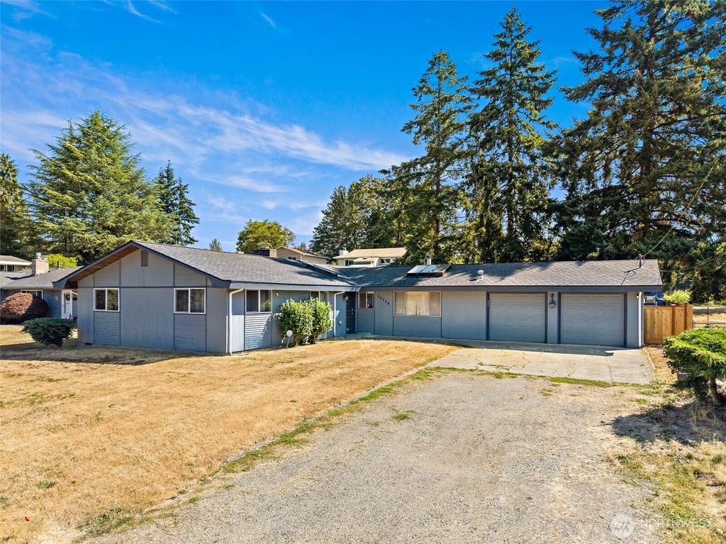 Photo of 20224 106th Avenue SE, Kent, WA 98031 (MLS # 2574015)