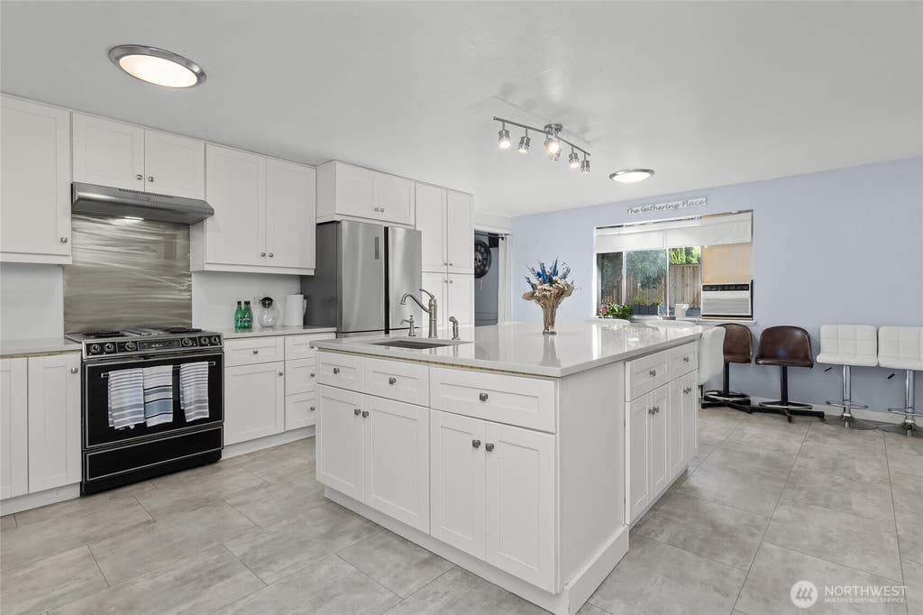 Photo of 20224 106th Avenue SE, Kent, WA 98031 (MLS # 2574015)
