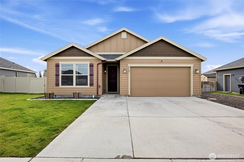 Photo of 4709 W Wren Street, Moses Lake, WA 98837 (MLS # 2587528)