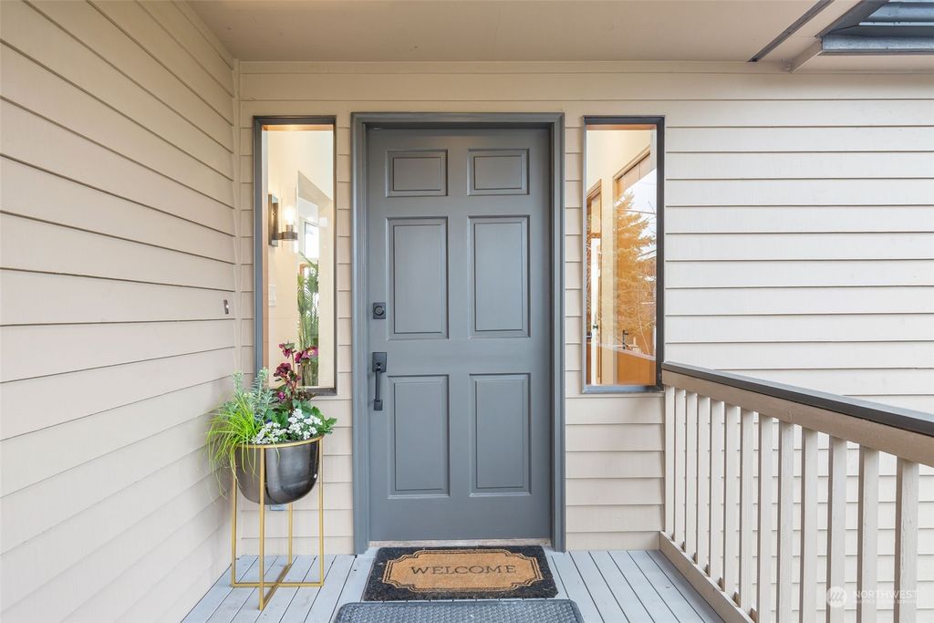 Photo of 501 13th Avenue W, Kirkland, WA 98033 (MLS # 2201740)