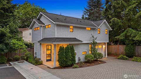 Photo of 11505 112th Court NE, Kirkland, WA 98033 (MLS # 2551442)