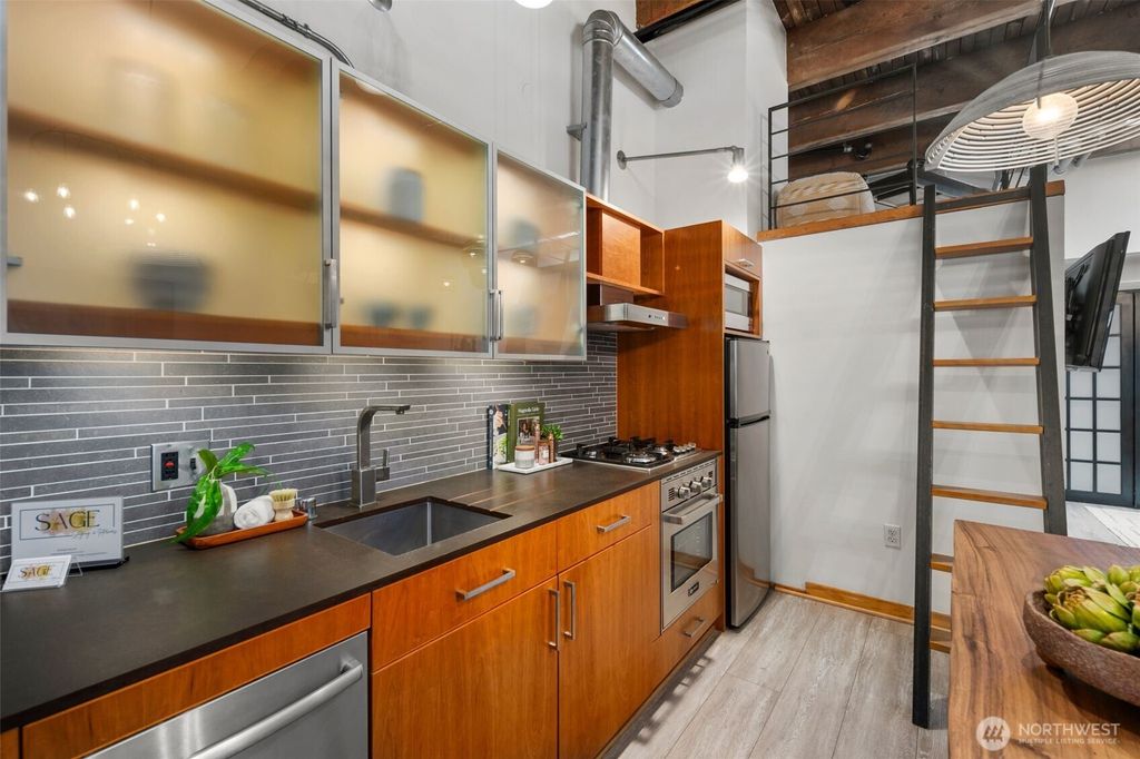 listing image 9361100610755972944