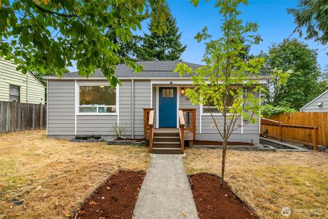 Photo of 10346 Ashworth Avenue N, Seattle, WA 98133 (MLS # 2442492)