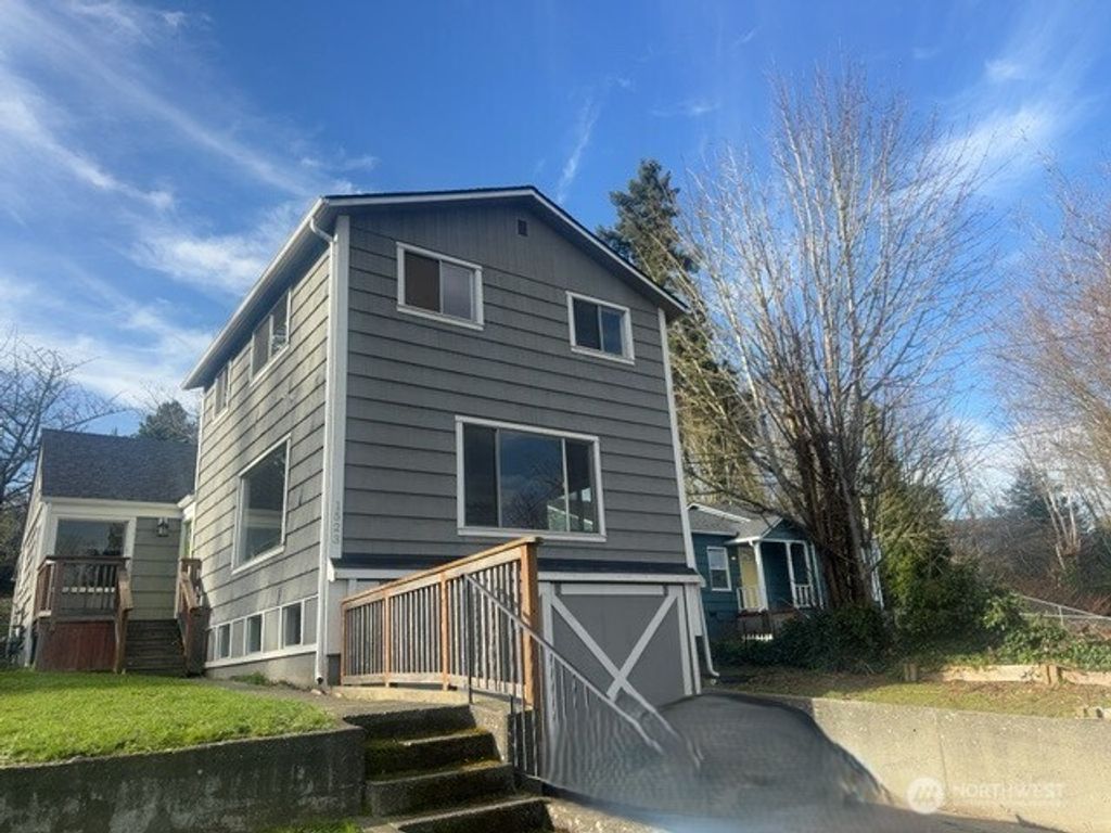 Photo of 1523 Bloomington Avenue, Bremerton, WA 98312 (MLS # 2496861)