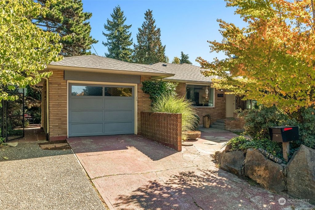 Photo of 9506 17th Avenue NW, Seattle, WA 98117 (MLS # 2150743)