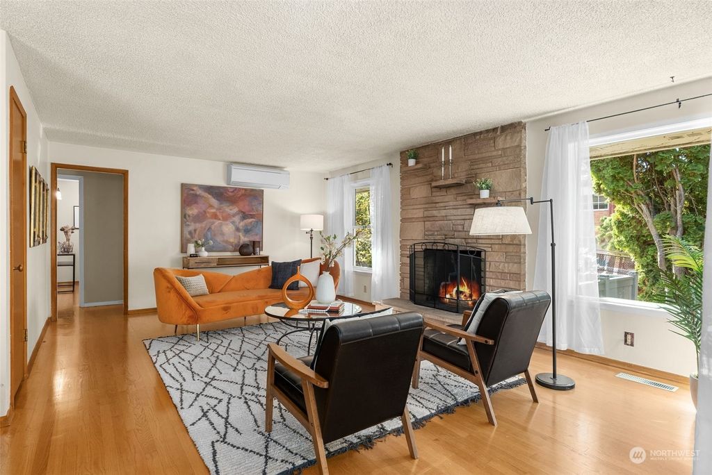 Photo of 9506 17th Avenue NW, Seattle, WA 98117 (MLS # 2150743)