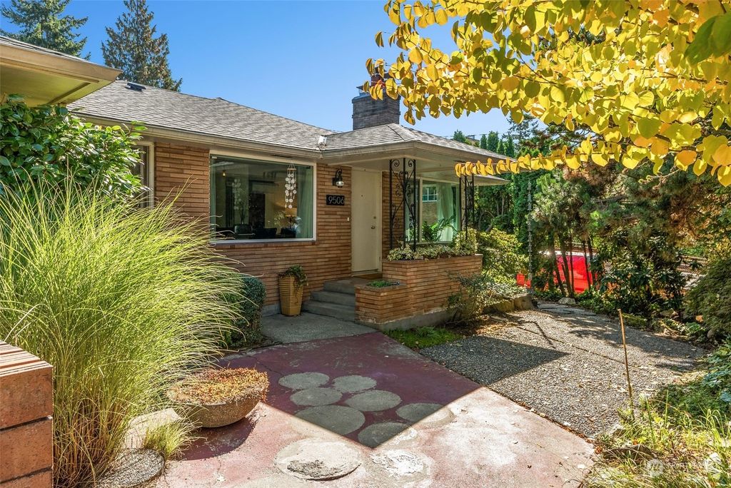 Photo of 9506 17th Avenue NW, Seattle, WA 98117 (MLS # 2150743)