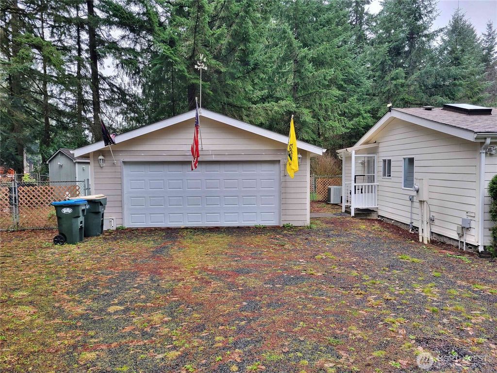 Photo of 112 Topaz Court, Winlock, WA 98596 (MLS # 2460773)