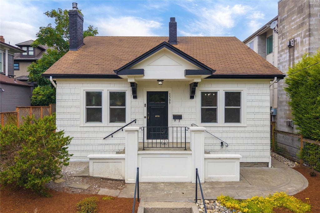 Photo of 1509 4th Avenue W, Seattle, WA 98119 (MLS # 2594843)