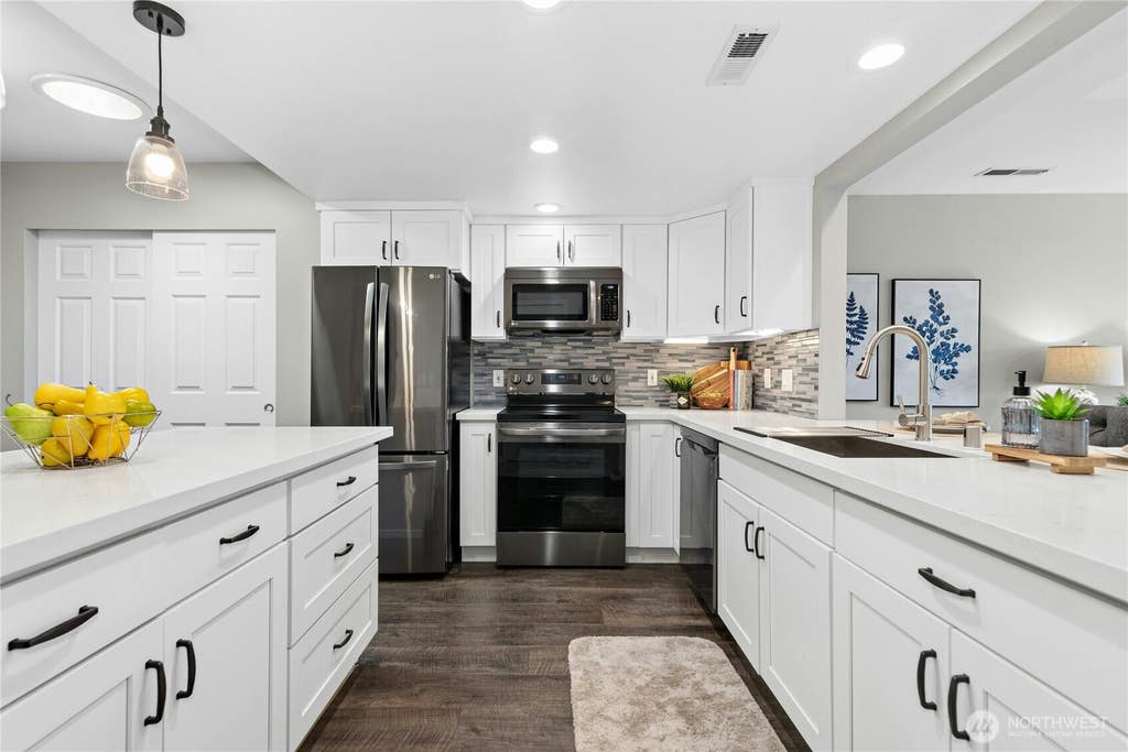 Photo of 4081 224th Lane SE #306, Issaquah, WA 98029 (MLS # 2556173)