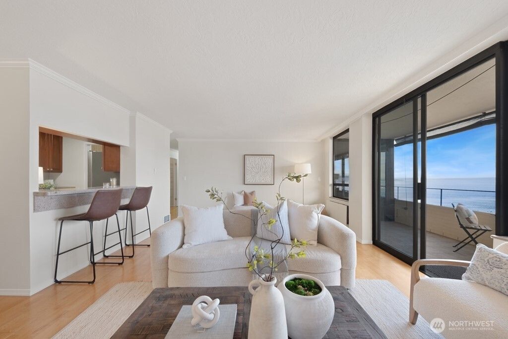 Photo of 521 5th Avenue W #603, Seattle, WA 98119 (MLS # 2437548)