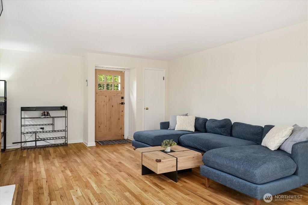 Photo of 4037 NE 109th Street, Seattle, WA 98125 (MLS # 2514638)