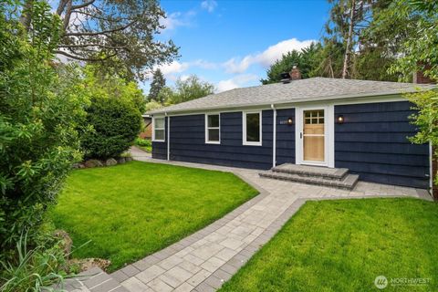 Photo of 4037 NE 109th Street, Seattle, WA 98125 (MLS # 2514638)