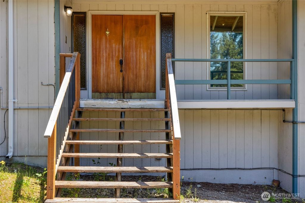 Photo of 20040 61st Court NE, Kenmore, WA 98028 (MLS # 2393602)
