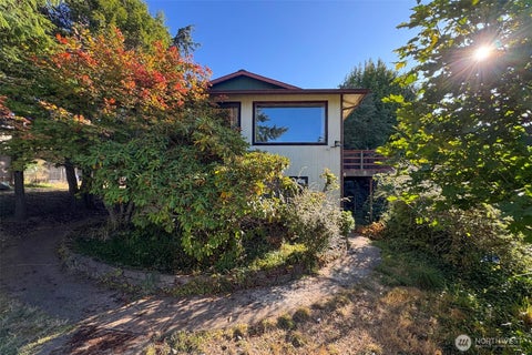 Photo of 1008 E 9th Street, Port Angeles, WA 98362 (MLS # 2580221)