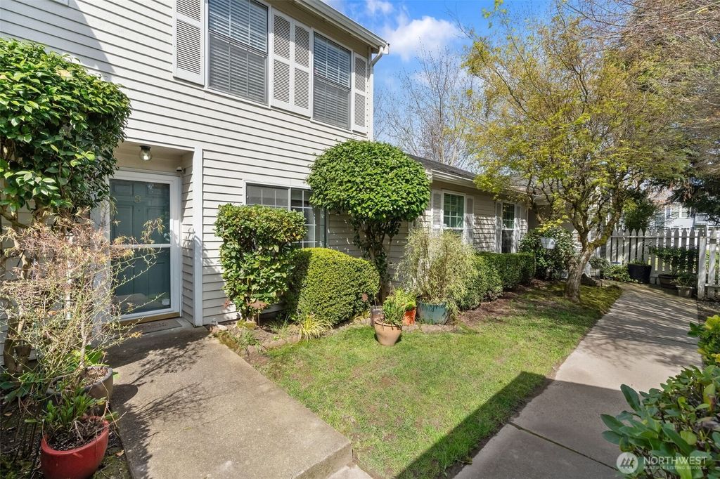 Photo of 23955 58th Court S #E3, Kent, WA 98032 (MLS # 2356390)