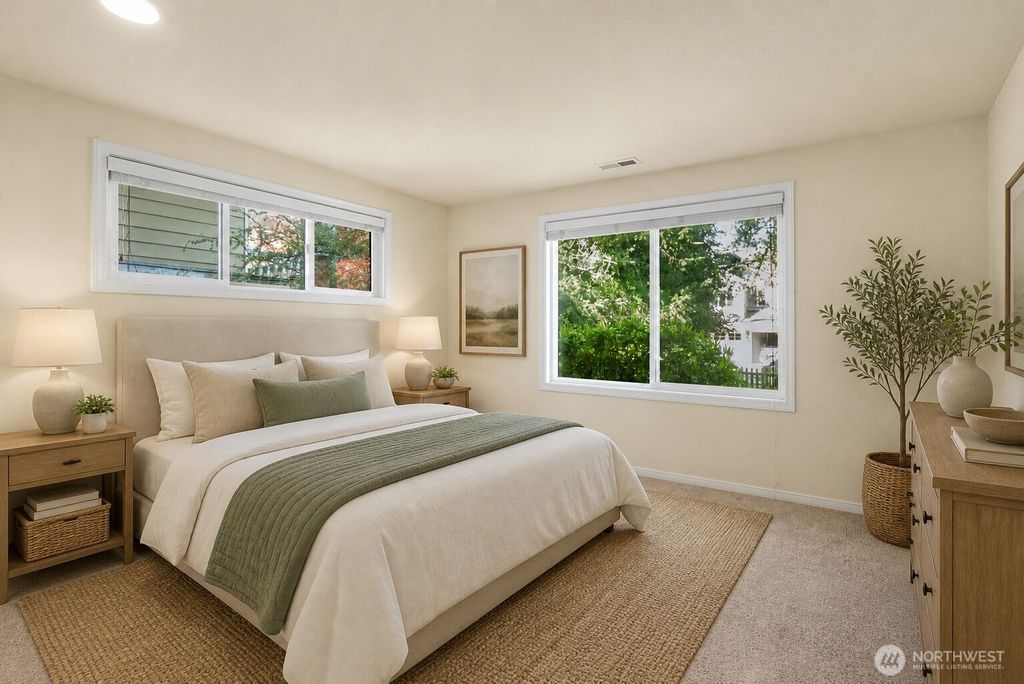 Photo of 10435 SE 13th Street, Bellevue, WA 98004 (MLS # 2516096)