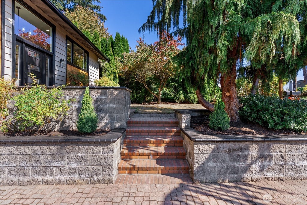 Photo of 803 240th Street SE, Bothell, WA 98021 (MLS # 2581850)