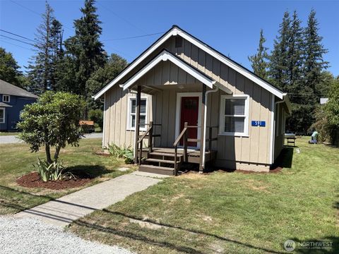Photo of 591 Maple Street, Hamilton, WA 98255 (MLS # 2555039)
