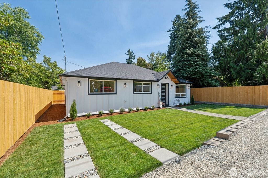 Photo of 14322 Burke Avenue N, Seattle, WA 98133 (MLS # 2408280)