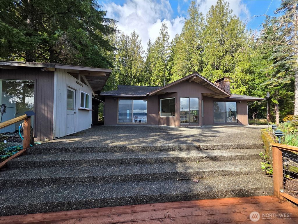 Photo of 81 Wa Wa Point Place, Brinnon, WA 98320 (MLS # 2492030)