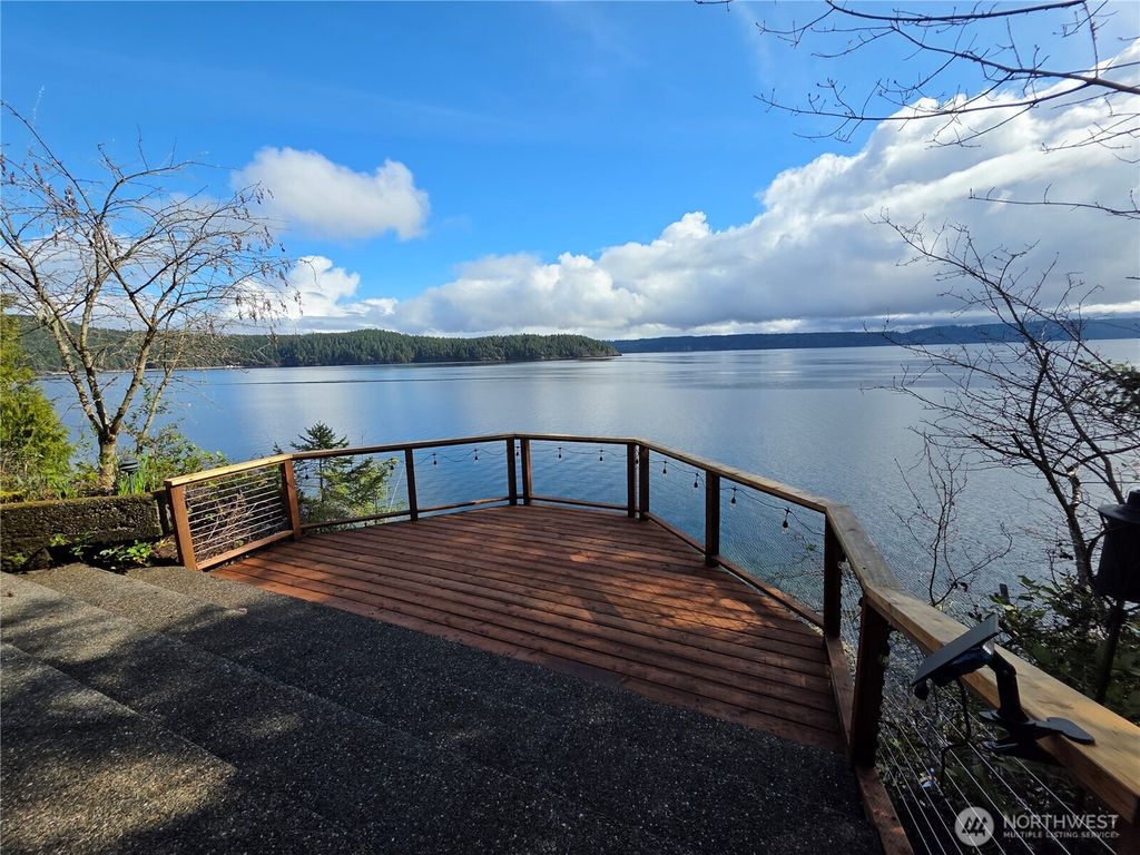 Photo of 81 Wa Wa Point Place, Brinnon, WA 98320 (MLS # 2492030)