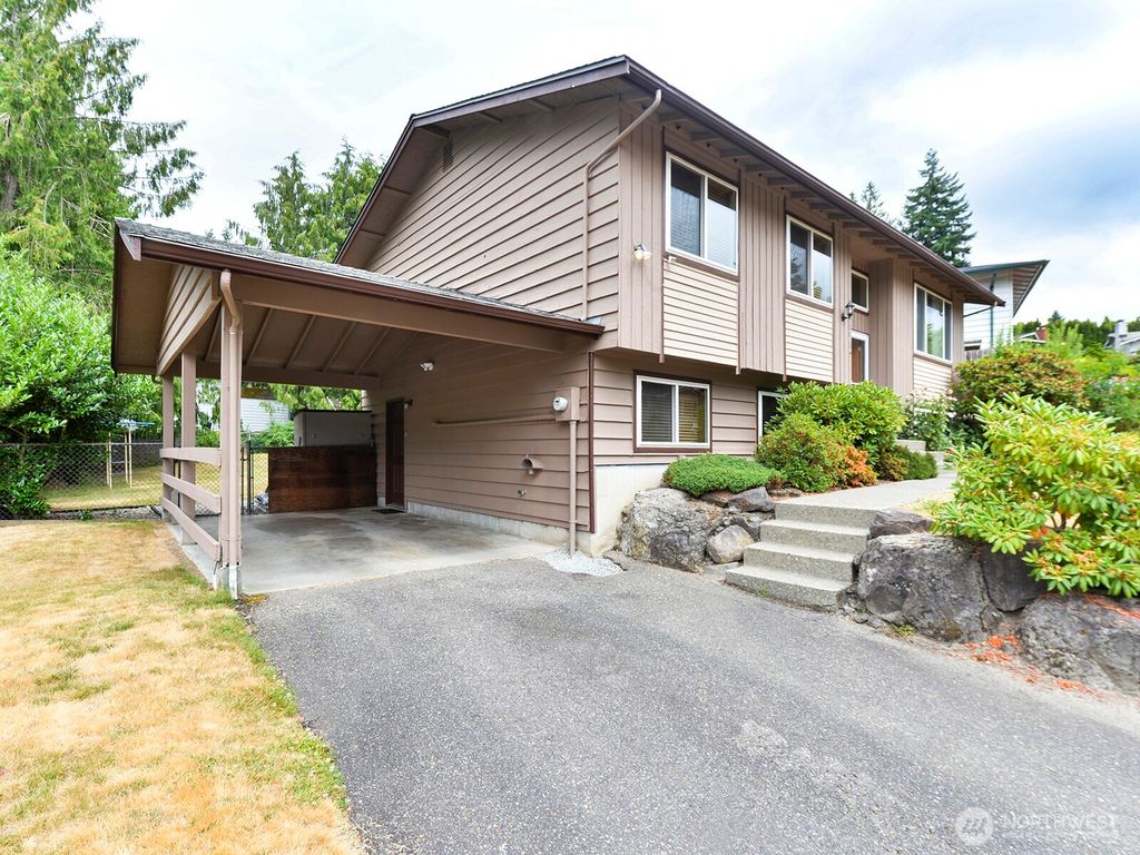 Photo of 12714 SE 190th Place, Renton, WA 98058 (MLS # 2403998)