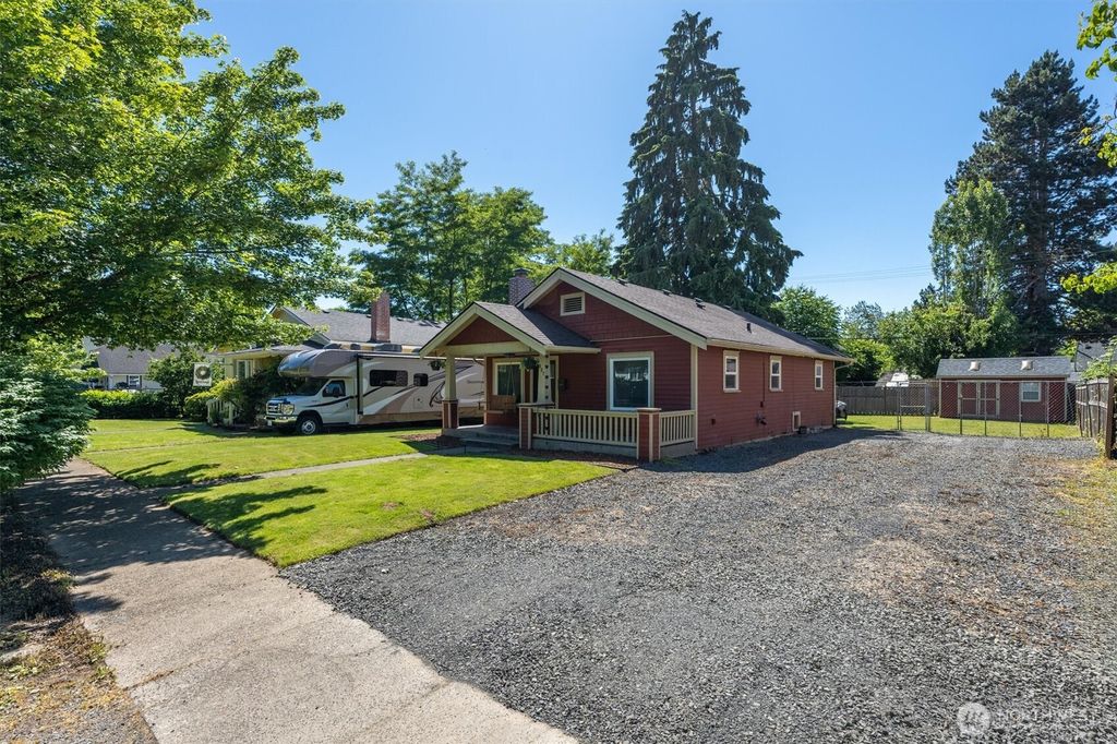Photo of 807 S Pearl Street, Centralia, WA 98531 (MLS # 2531337)