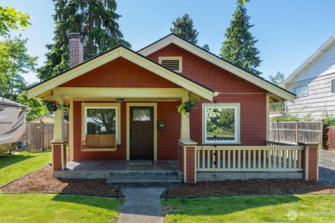 Photo of 807 S Pearl Street, Centralia, WA 98531 (MLS # 2531337)