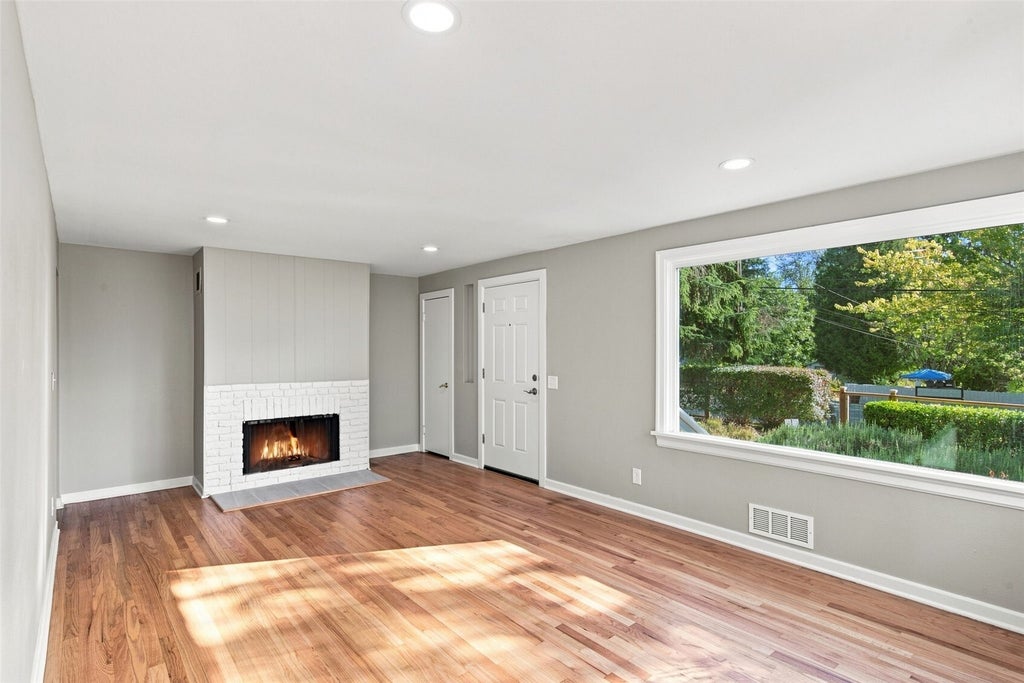 Photo of 11261 Occidental Avenue S, Seattle, WA 98168 (MLS # 2596944)