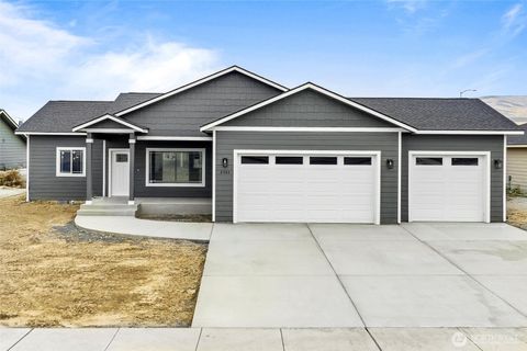 Photo of 2383 Pacific St, Ephrata, WA 98823 (MLS # 2441426)
