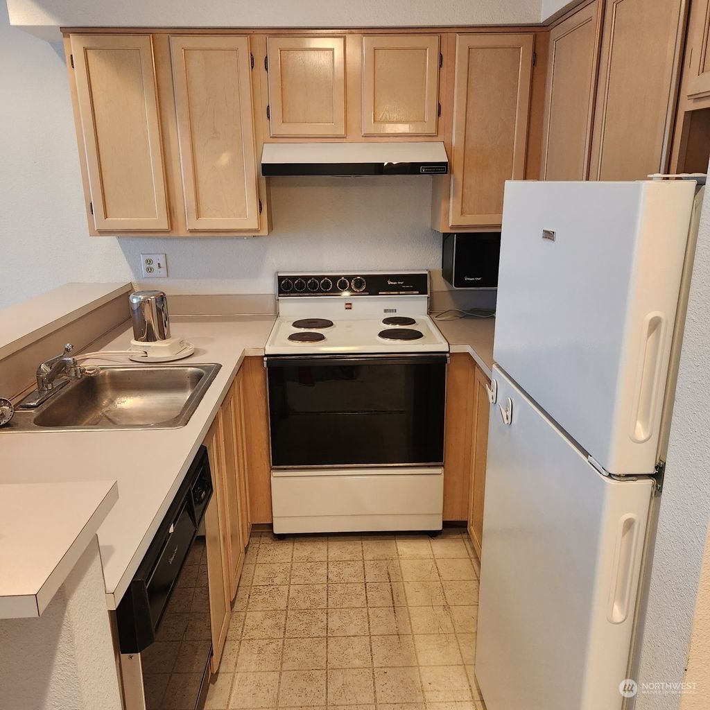 Photo of 2727 Franklin Avenue E #202, Seattle, WA 98102 (MLS # 2044473)