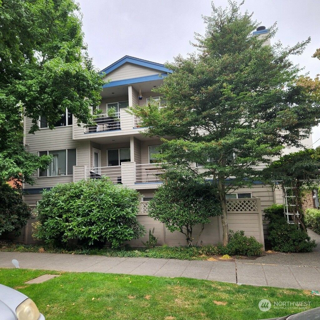 Photo of 2727 Franklin Avenue E #202, Seattle, WA 98102 (MLS # 2044473)