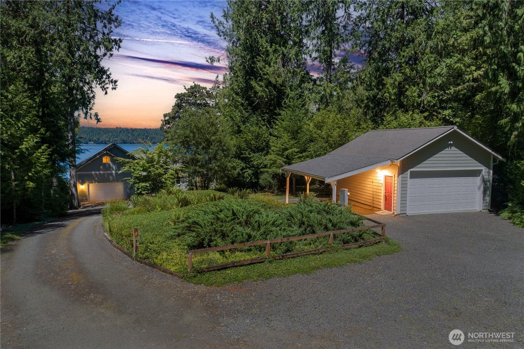 Photo of 860 E Sunset Road, Shelton, WA 98584 (MLS # 2553810)