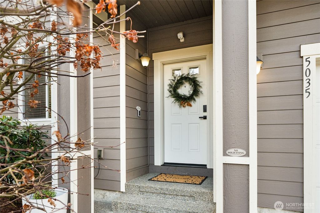 Photo of 5035 NE 2nd Court, Renton, WA 98059 (MLS # 2480024)