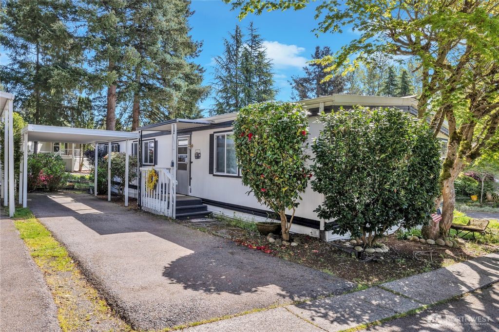 Photo of 18425 NE 95th Street #146, Redmond, WA 98052 (MLS # 2515793)