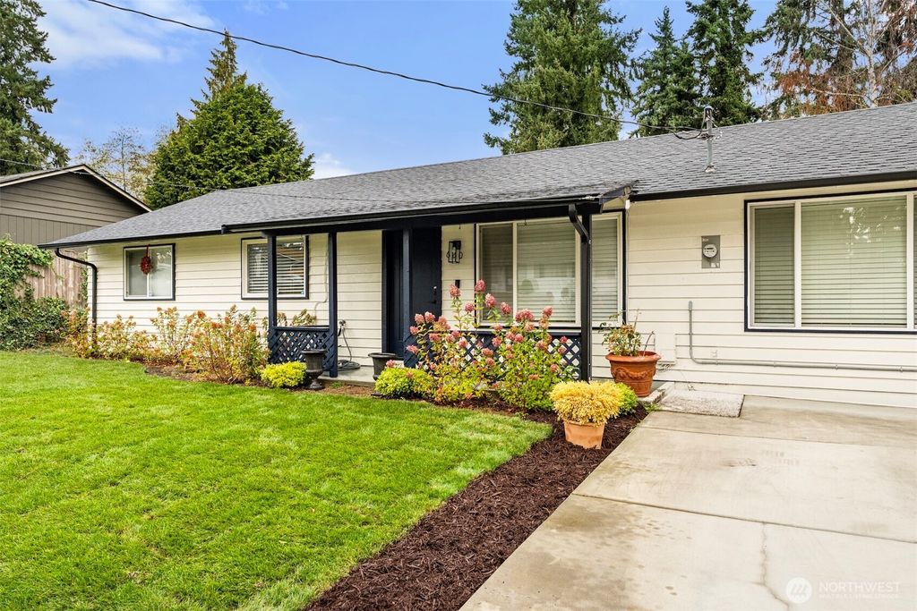 Photo of 620 SW 302nd Street, Federal Way, WA 98023 (MLS # 2438834)