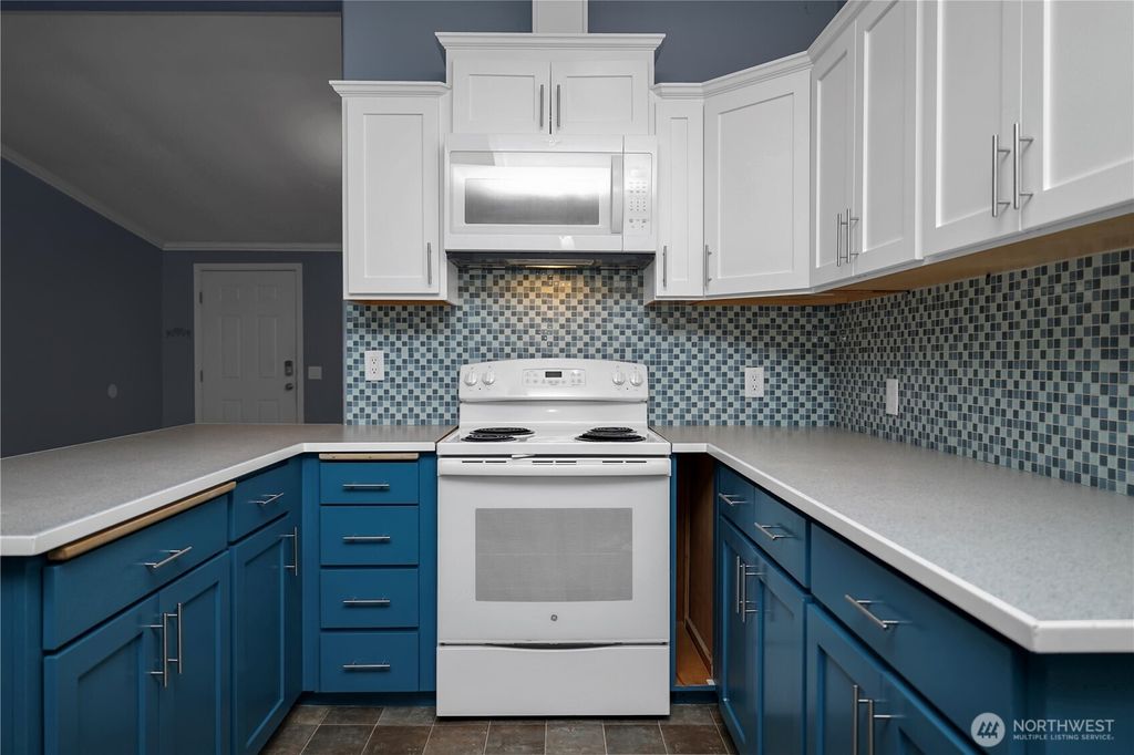 listing image 9369045620906836647