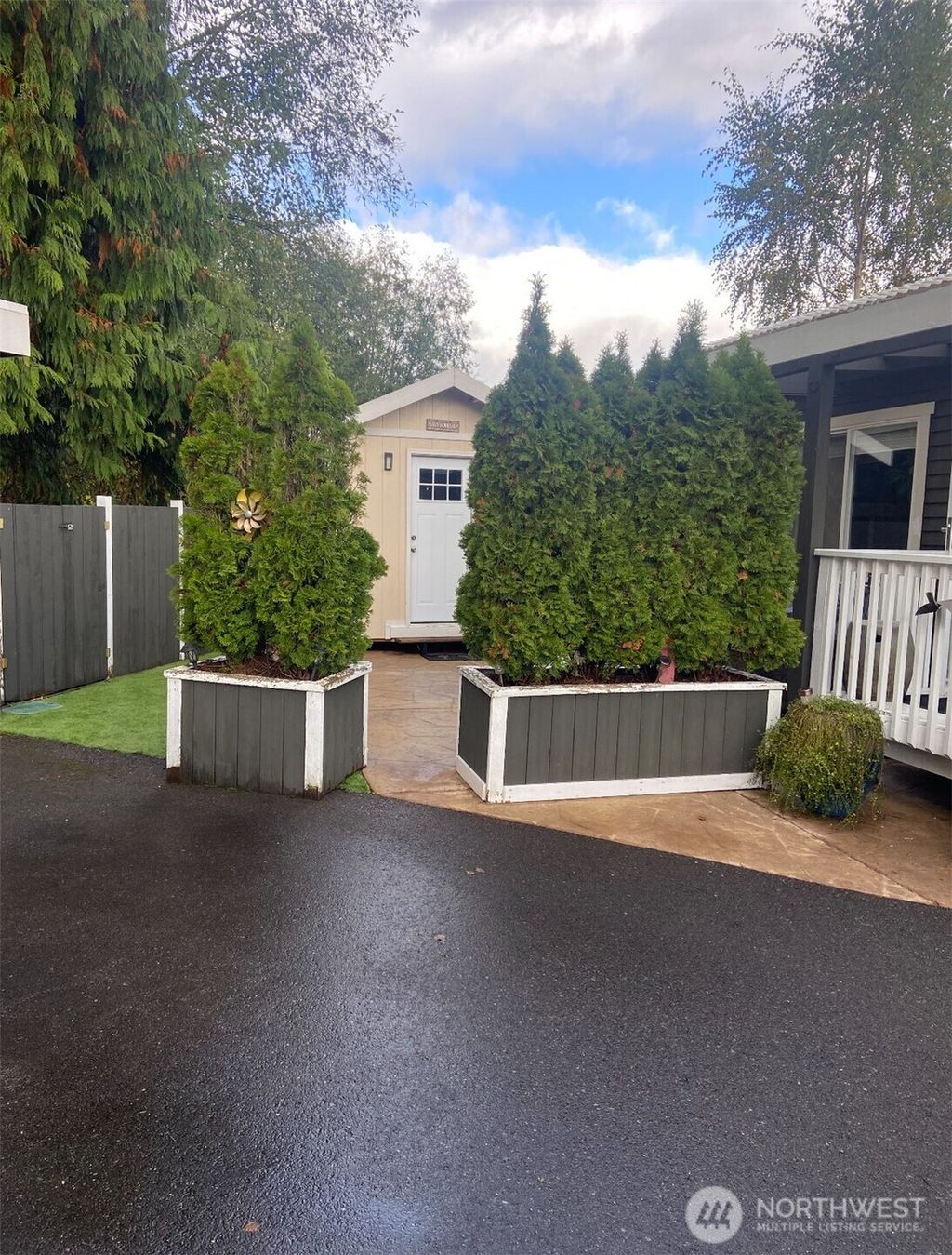 listing image 9368081439559822237