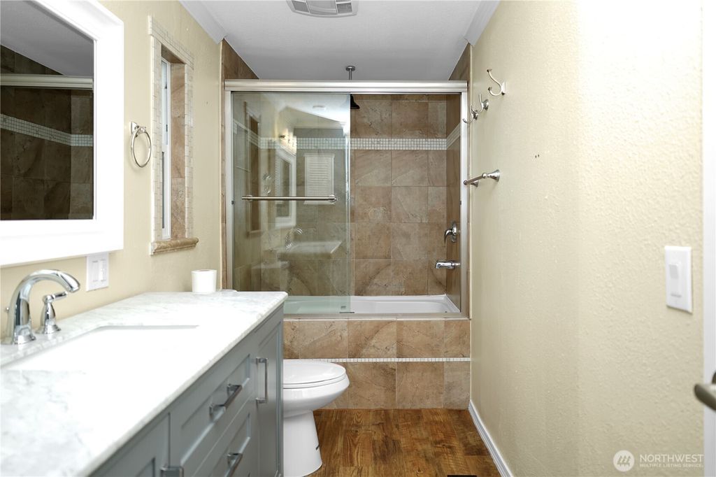 listing image 9366570548204300450