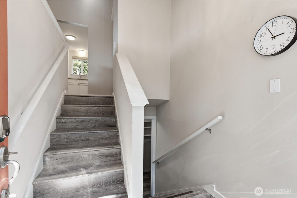 Photo of 12020 NE 83rd Street, Kirkland, WA 98033 (MLS # 2518012)