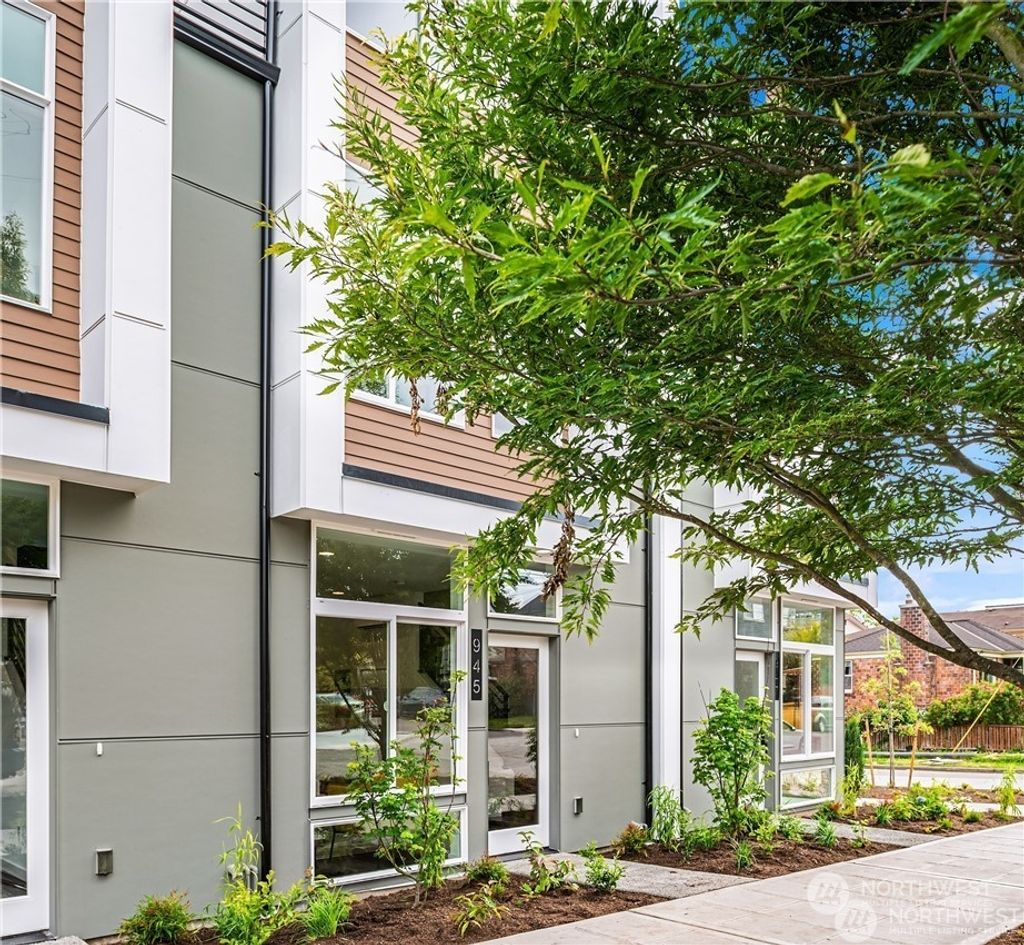 Photo of 945 NW 56th Street, Seattle, WA 98107 (MLS # 2329538)